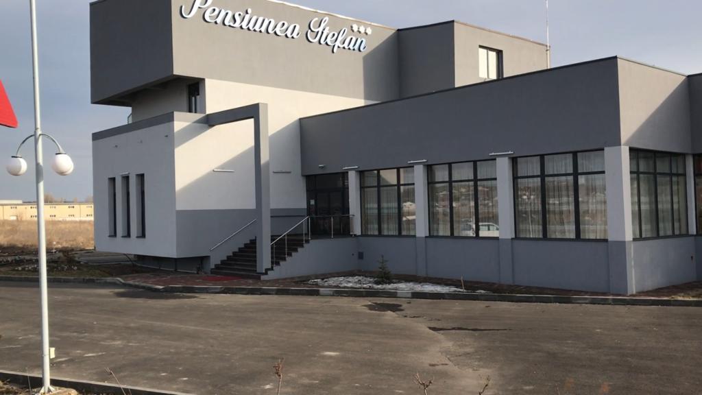 Pensiunea Stefan Крайова Екстериор снимка
